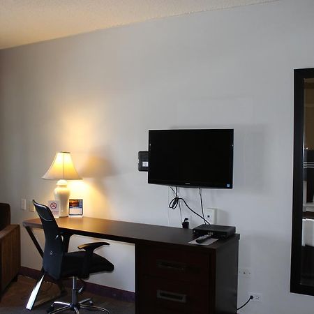 Walking Eagle Inn & Lodge Rocky Mountain House Bagian luar foto