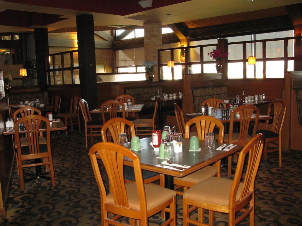 Walking Eagle Inn & Lodge Rocky Mountain House Bagian luar foto