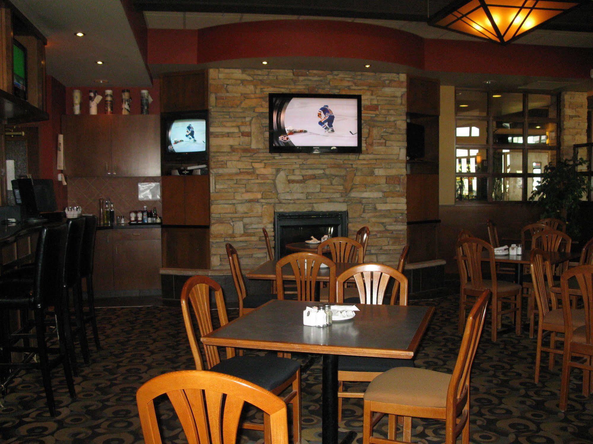 Walking Eagle Inn & Lodge Rocky Mountain House Bagian luar foto